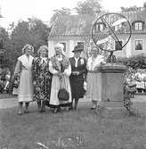 Gefle Husmodersförening. Garden-Party i slottsträdgården. Den  22 juli 1946