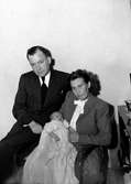 Fru Lund, Hälsingegatan 7, Gävle. Dop i hemmet den 15 juli 1950