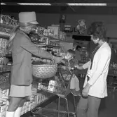 F Ahlgrens Tekniska Fabrik AB och ders reklamflickor. Den 28 augusti 1971

