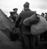 Rysstransport från Fredriksskans  Den 14 Juni 1945