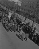 Första majdemonstration. Den 1 maj 1943