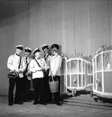 Utställningsrevyn. Teatern. November 1945





