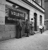 Valbyrån vid  Femte Tvärgatan, Brynäs. Den 10 September 1944. Reportage för Arbetarbladet