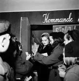 Eva Henning - Ekmans besök på Saga-biografen. November 1944

