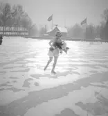 Reportage för Gefle Dagblad. Vivi-Ann på Strömvallen. Konståkning. År 1936
