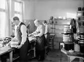 Haglunds hatt- och pälsvarufabrik med varumärket Elhå, grundades som affär för mössor, hattar och pälsvaror av Lars Haglund 1872. Butiken utvidgades till handel av pälsvaror och tillverkning av hattar sportmössor, vegamössor, barn- och damvaror. Sonen David blev delägare 1894, ensamägare 1905. När David avled 1918 övertog hans bröder Sven och Bror rörelsen. Den 15 november 1935.
