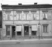 Radioaffär och Hattaffär.


