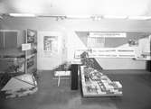 Den 17 oktober 1957. Gavlegårdarnas monter på utställningshallen.
Gavlegårdarna bygger egna hem.


