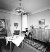 Vardagsrum. Den 21 januari 1957. Bilder för bok.







