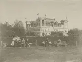 Badrestaurangen i Borgholm, även kallad Restis. Fotot är taget under badorternas storhetstid, någon gång kring sekelskiftet 1900.