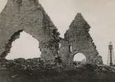 Kapelludden, med ruinen av Sankta Britas kapell, före stormen 1914, som raserade den västra gaveln.