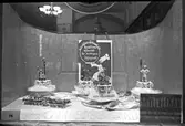 Gesters konditori som Carl Sjöstrand tog över 1937
som blev hovkonditor

18 maj 1938

Skyltveckan 8 - 15 maj 1938, De glada fönstrens fest.