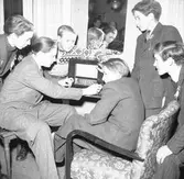 Fredsfirande norska lärlingshemmet

Gefle Dagblad



