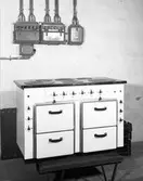 Skoglund & Olson AB
företaget startades 1874 av Erik Gustaf Skoglund och Axel Olson. Känd för bland annat järnspisar och leksaker.
Företaget hade en bred verksamhet; där fanns gjuteri, mekanisk verkstad, plåtslageri och förnicklingsverk.


