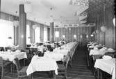 Hotell Baltic byggdes 1926 och invigdes 1927. Hade 40 gästrum, restaurang och en festvåning där landstinget i många år höll sina sammmanträden. I hörnet mot Drottninggatan fanns bakfickan Briggen. För gästerna fanns garage och en egen bensinstation.
Nya Matsalen, den 19 april 1943

