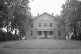 Stora Källbäck, Södertull. 1897 köpte Gävle stads fattigvård Stora Källbäck av enskilda barnhemmet Salem. Barnavårdsnämnden övertog år 1926 Källbäck och drev det som barnhem. (