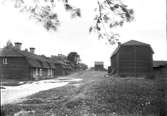 Tolvfors Bruk
På 1890-talet lades järnbryket ner och Tolvfors drev istället jord- och skogsbruk.