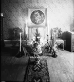 Larsson Doktorinna
Foto av ask-urna

Februari 1938



