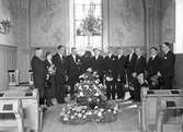 herr Lenngren
foto av begravning i Valbo kyrka

30 maj 1936

