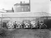 Gävle bilförsäljning AB. Fem Ford AA (troligtvis 1928-1929 års modeller).