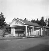 Esso bensinstationer. 20 oktober 1947.