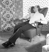 Stagården, ca 1945. Bänk alternativ soffa. Stagårdens kursgård ägdes en gång av militären.
