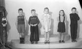 Fotografering av barnkläder. 1945.
