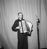 Bernt Grufman, Hofors. Dragspelsmusiker. 1945.