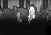 Reportage för Damernas Värld. Interiör från flera hem.  1944.