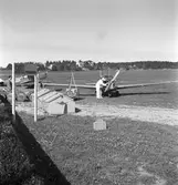 Svenska Shell AB fotograferat vid Avans flygfält. 1946.