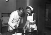 Husmodersskolans matlagningskurs. 1946. Reportage för Norrlands-Posten