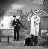 Sommarteatern spelar 