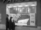 Andersson & Lundqvist, Svenska Amerika Mexiko linjen. Reklam i Lindbergs Färghandels skyltfönster. 16 februari 1945.