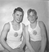 Gymnastik junior DM. Medlemmar i Gefle Gymnastikförening. Fröken Törnwall.
29 mars 1953