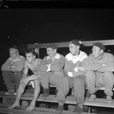 SAIK tränar bandy. Från vänster 