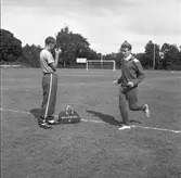 Strömvallen. Augustispelen, Gunder Hägg instruerar.      3 augusti 1953.