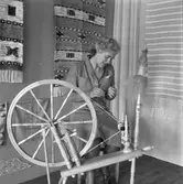 Gävleborgs Hemslöjd på Gävleutställningen. Märta Brodén
Beställt av Karin Franzon, Gamla Gröndalsstugan, Tullinge
