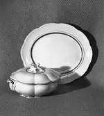 GÄVLE PORSLINSFABRIK
Soppterrin och fat. 25 februari 1948