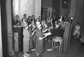Concordia sångkören sjunger på lasarettet. 26 maj 1954.