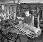 Sadelmakare Westergren. 18 maj 1955.

