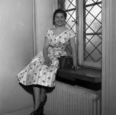 Mannekänguppvisning av Odd Fellows damer. April 1955.