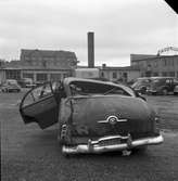 Krockskadad bil, Packard. 25 november 1955.
AB Philipssons, Södra Skeppsbron 20, Gävle