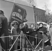 Engwall & Co. 16 maj 1956.                               Gevalia på busstorget, kaffeservering.