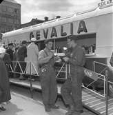 Engwall & Co. 16 maj 1956.                               Gevalia på busstorget, kaffeservering.