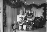Mary Forslund, Gävle Lucia 1949. Hon är 21 år och handhar arkivet hos A/B Carl Larssons fotografiska atelier Tävlingen arrangerades av Norrlands-Posten.
