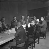 Reportage av taklagsfest. 22 september 1956.
Lönns Målerifirma, Åkargatan 45
