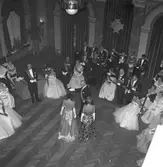 Innocenebalen i stadshuset. 10 november 1956.
Beställt genom Dr. Samuelsson.                         Sändes post, fru Nilsson, Staketgatan 9, Gävle.
