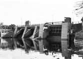 Dammbrobygge i Gavleån, Stadsträdgården. Juni 1948.