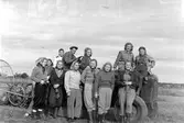 Potatisplockning. Hille Flickskolans elever. 25 september 1948.