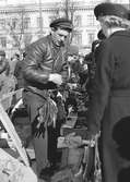 Fiskhandel på Stortorget. Den 10 april 1943